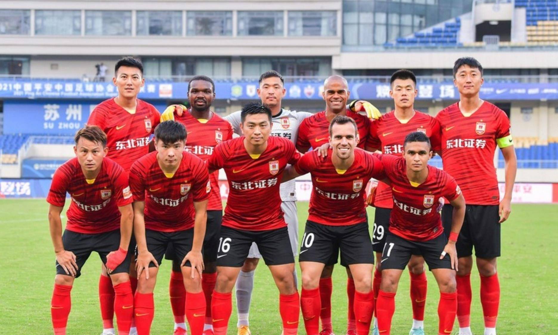 邵佳一刚出任国足主教练就引发热议