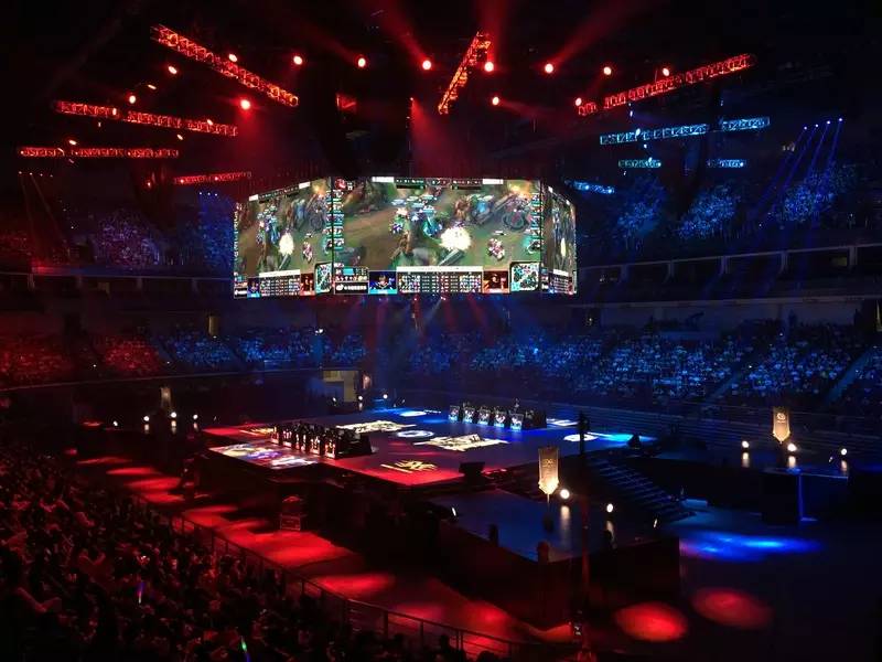 英雄联盟比赛：输了比赛，竟有粉丝追到网易云音乐去骂？