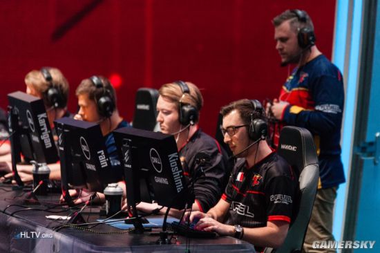 BLG成为继OMG、EDG、FPX后，第四支蝉联常规赛第一的队伍