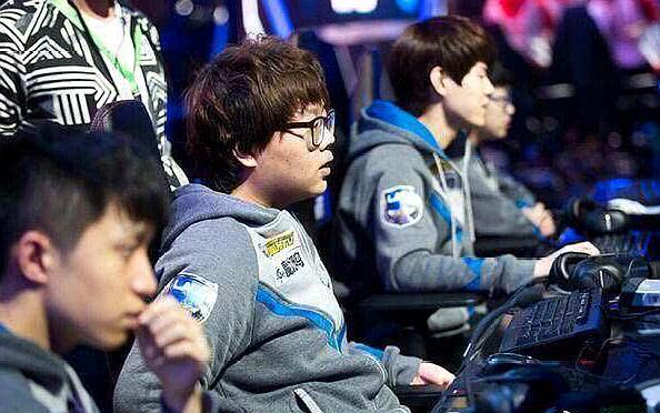 GRF替补选手就是无法击败主力选手！ Hope Jinx追杀并击杀了 Anyone's Legend 并在一个月内两次击杀 Top Esports